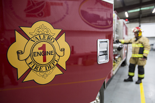 yd7610 fire truck and fireman