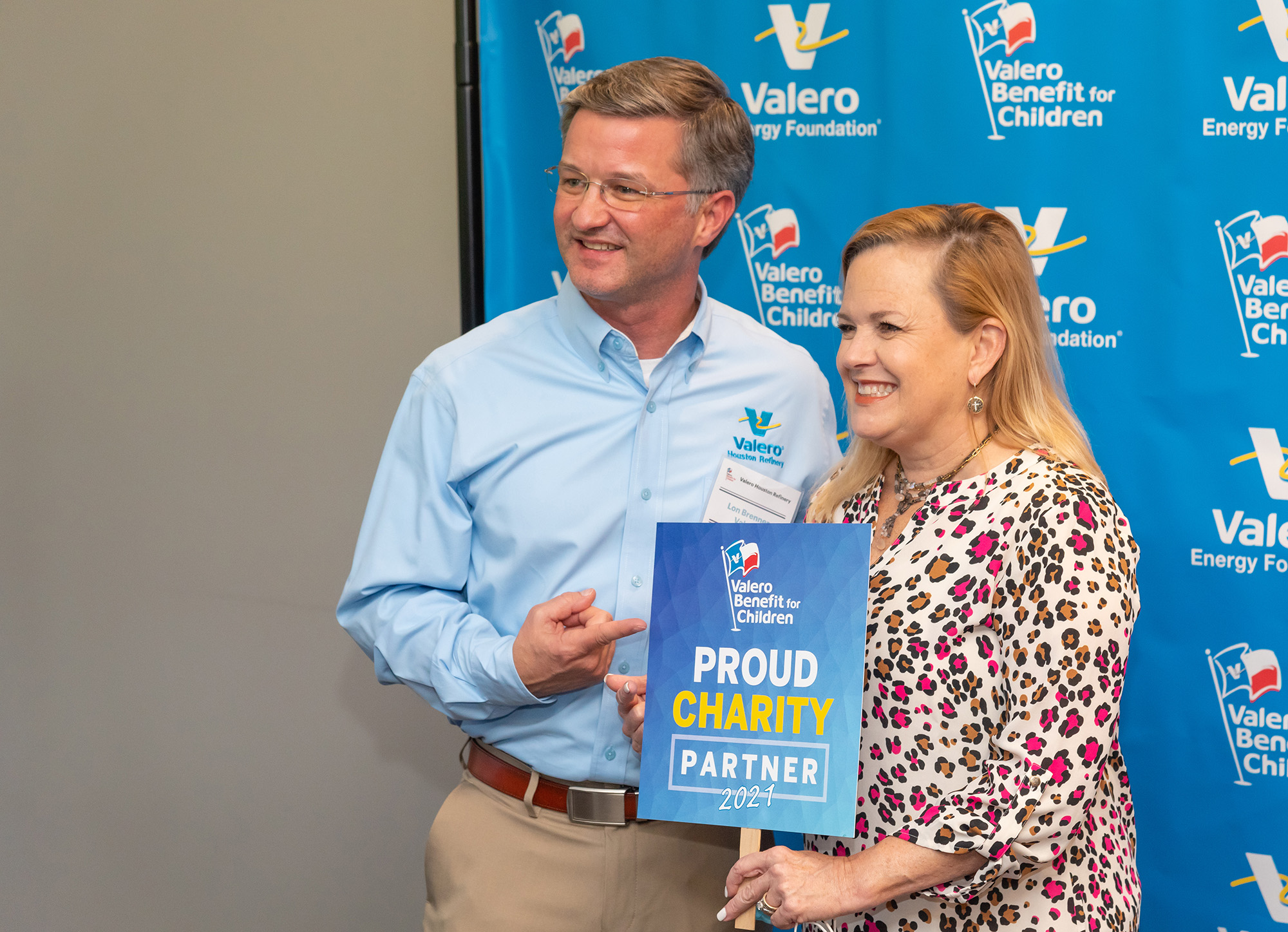 yd7610 Houston Refinery plant manager and Benefit for Children grant recipient
