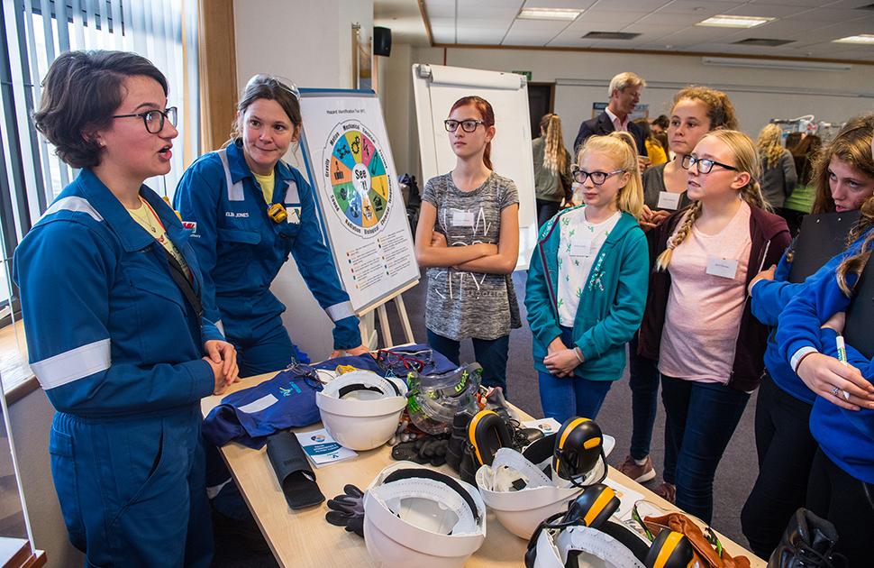 yd7610 Pembroke employees participate in STEM event