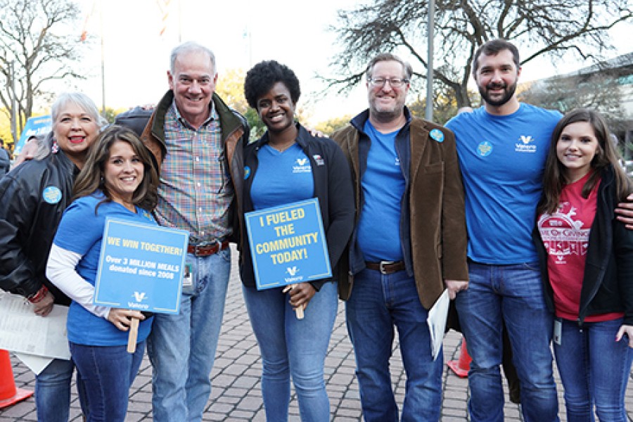 yd7610 Employees Donate to San Antonio Food Bank