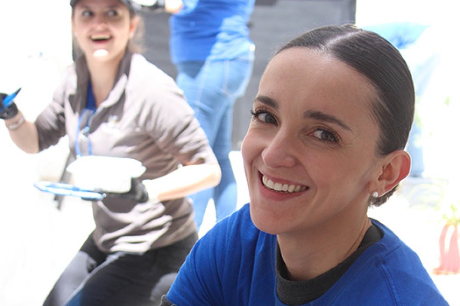 yd7610 employees volunteering in Mexico.